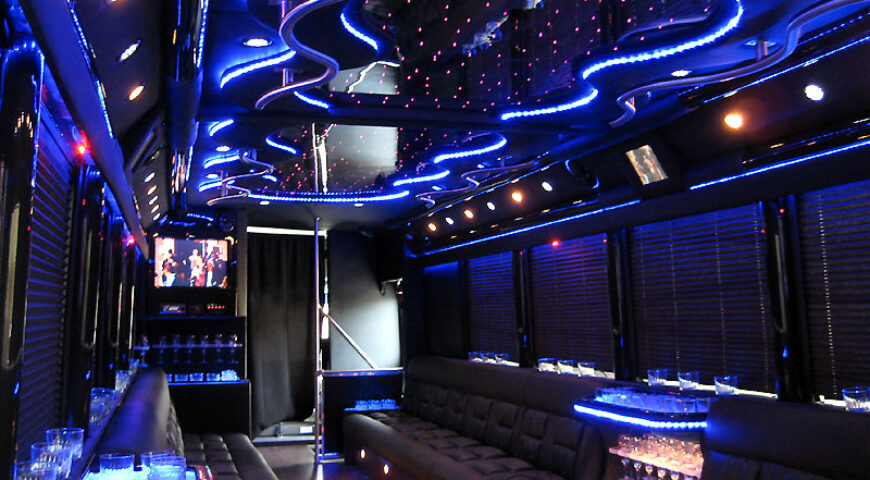 How Can a Palm Beach Homecoming Limo Add Glamour to Your Evening?