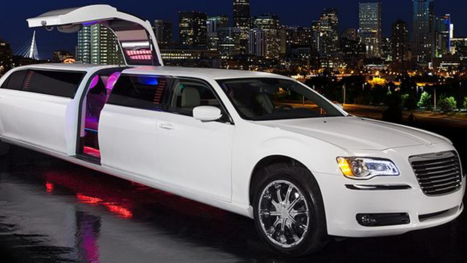BOOK A LIMOUSINE SERVICE TO TAKE SPECIAL OCCASIONS TO THE NEXT LEVEL.